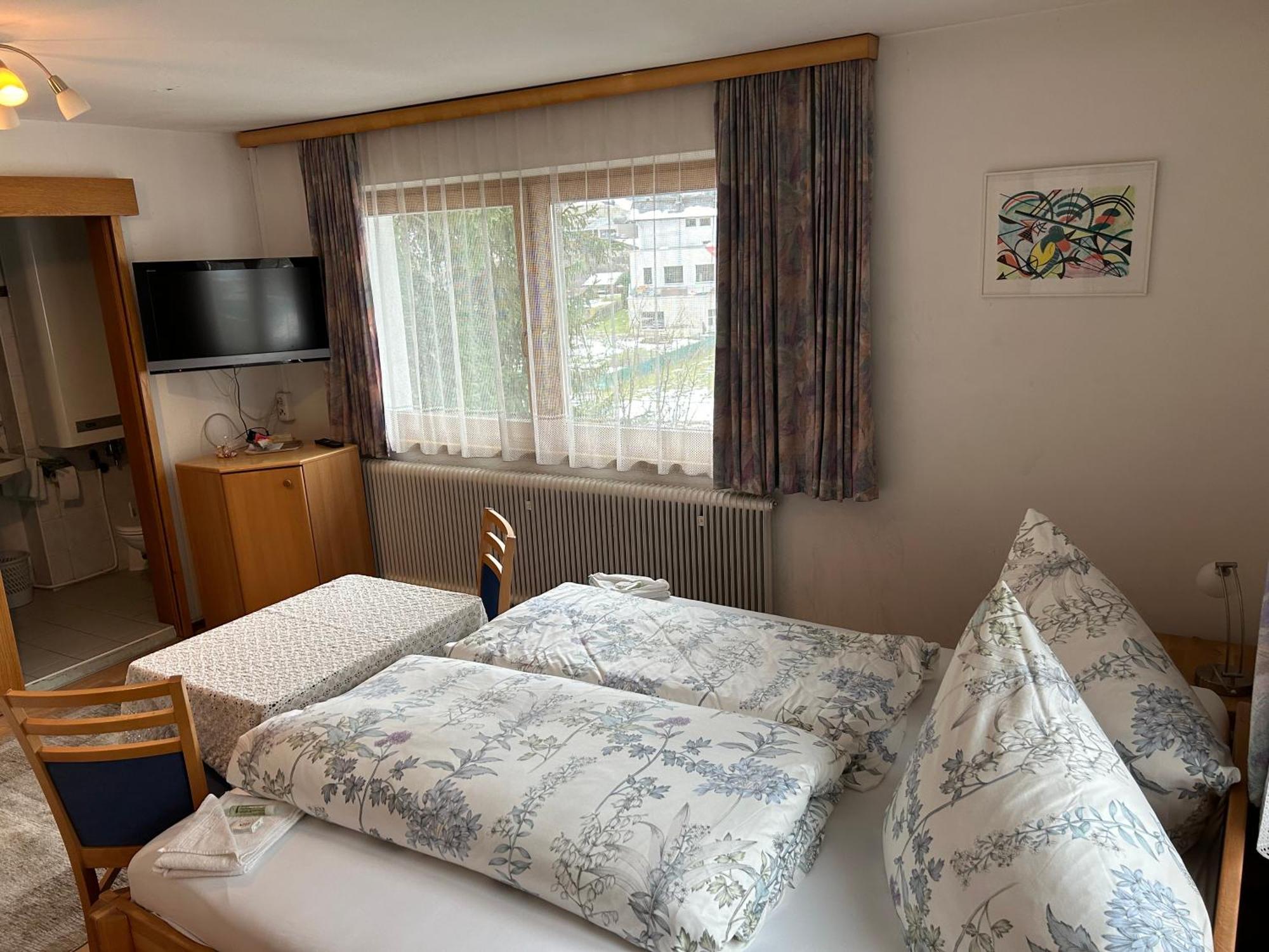 Austrian Motel Heiss Prutz Extérieur photo